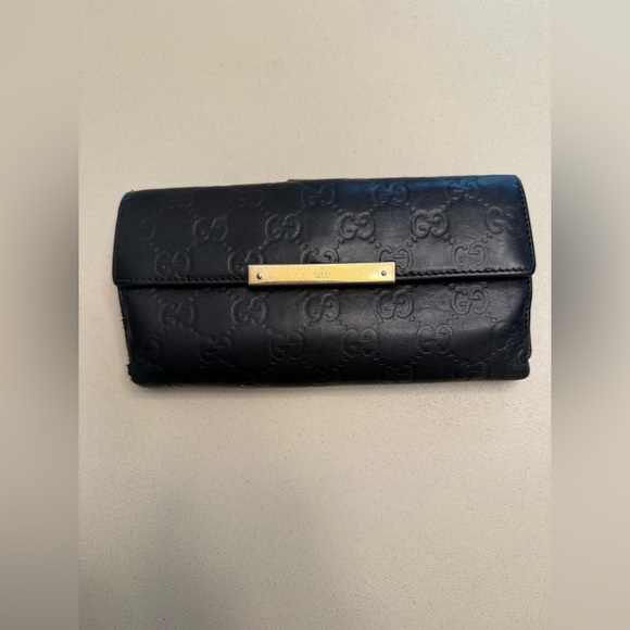 Gucci Black Leather Wallet with Gold Hardware - Picture 1 of 9